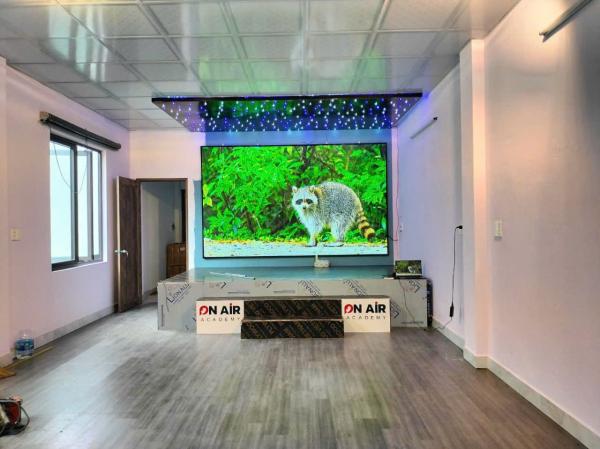 Màn hình LED tại Trung tâm dạy nhạc và MC 95 Trần Phú Đà Nẵng